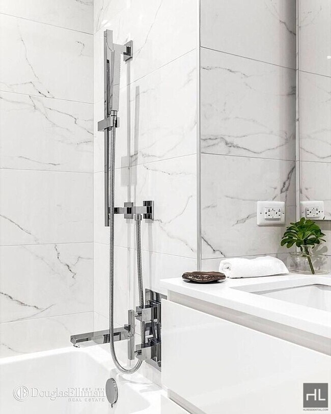 Photo - East 44th Street Unit 16E