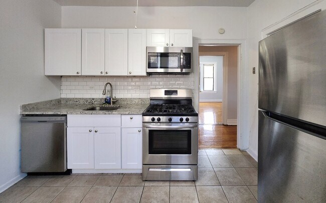 Photo - 1358 W Devon Ave