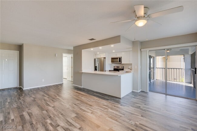 Photo - 429 SW 47th Terrace Unit 4