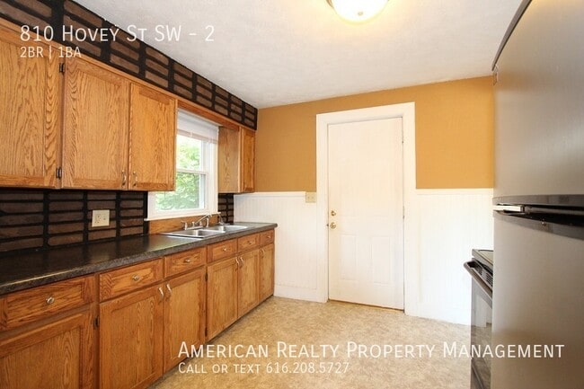 Photo - 810 Hovey St SW Unit 2