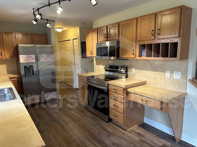 Photo - 6525 Appaloosa Ave N