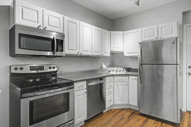 Photo - Adorable Studio in 1909 Building! Heart of Capitol Hill Unit 103