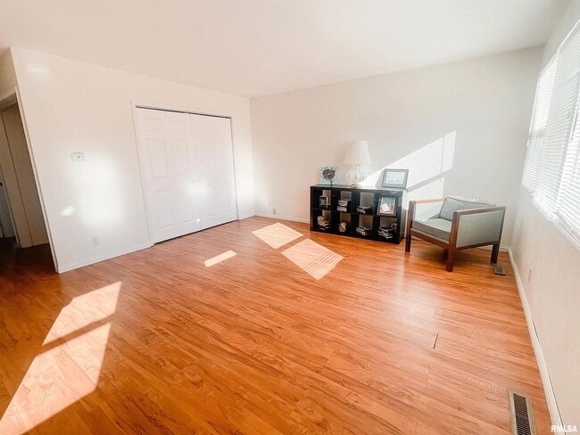 1611 Sheridan Rd