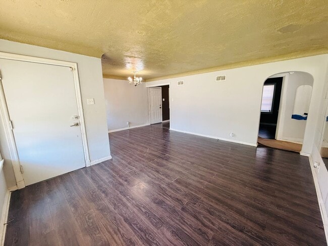 Photo - Spacious 3 Bedroom Rental!