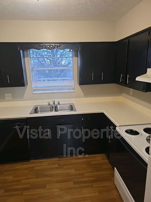 Photo - 1603 Gagel Ave