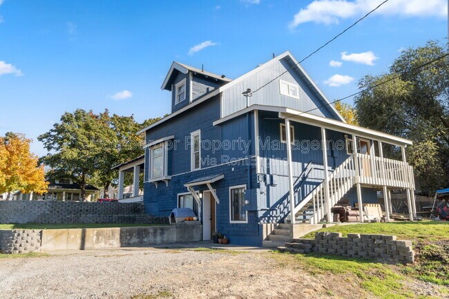 Building Photo - 1904 E Dalton Ave Unit 4