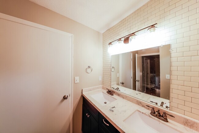 Photo - Impressive 4 Bedroom
