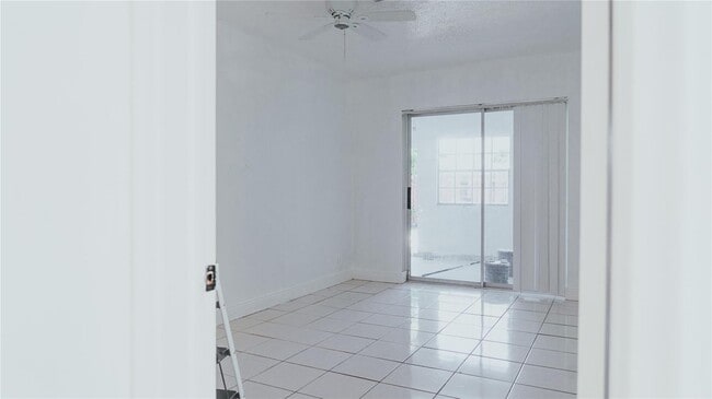 Photo - 6320 SW 10th Ct