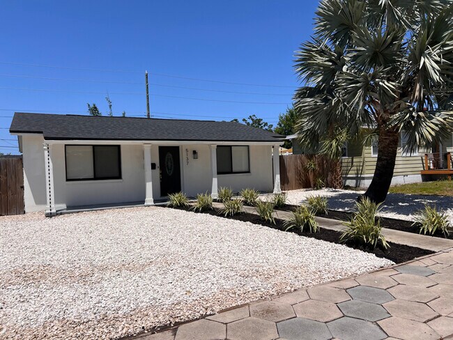 Photo - 5137 Dartmouth Ave N