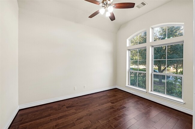 Photo - 28011 Hallimore Dr