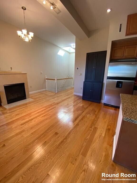 Photo - 261 W 2nd St Unit 3