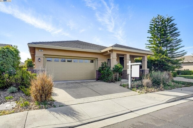 Photo - 508 Encore Way