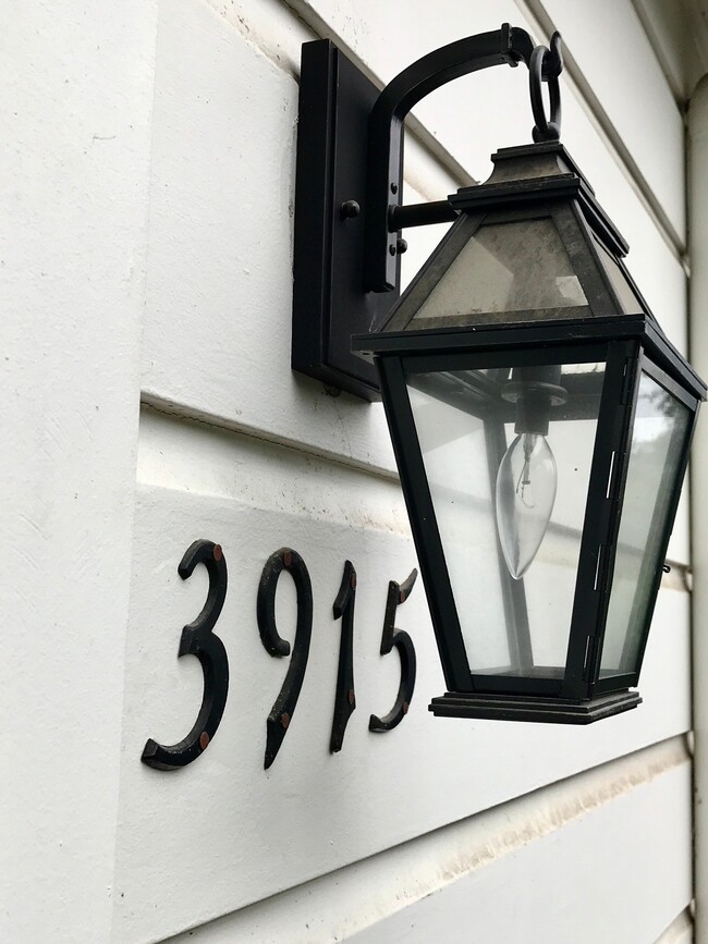 Building Photo - 3915 Benedict Canyon Dr