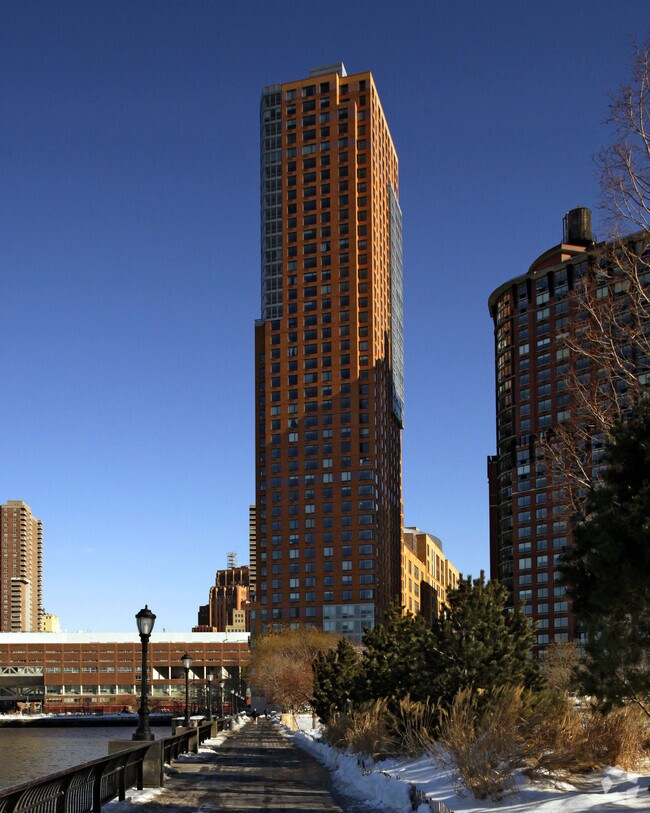Tribeca Pointe