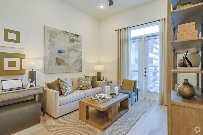 1BR, 1BA - 760SF - Living Area