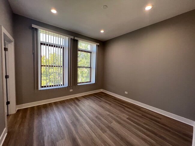 Photo - 1227 W Ohio St Unit 3