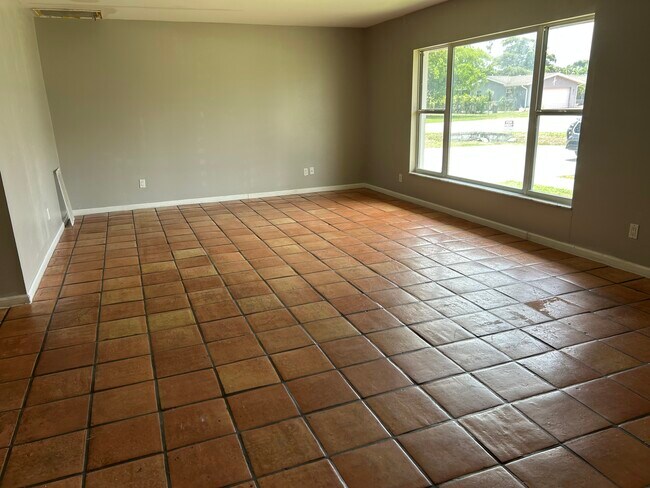 Photo - 2149 Dover Ave