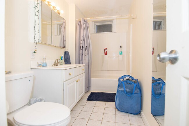 Photo - 60 Gibbs St Unit 1