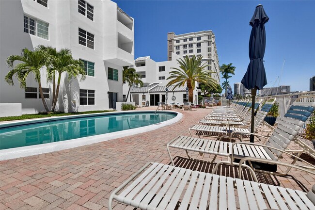 Photo - 2850 NE 14th St Unit 410B