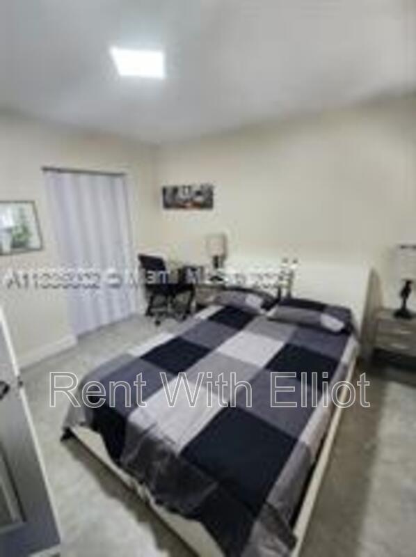 Photo - 2165 SW 47th St