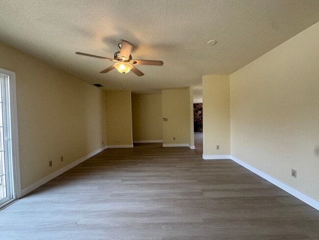 Photo - 18 Tearpak Ct