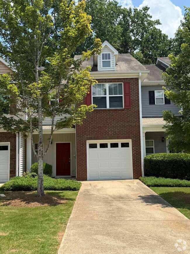 Building Photo - Welcome to this charming 3 bedroom, 2.5 ba... Rental