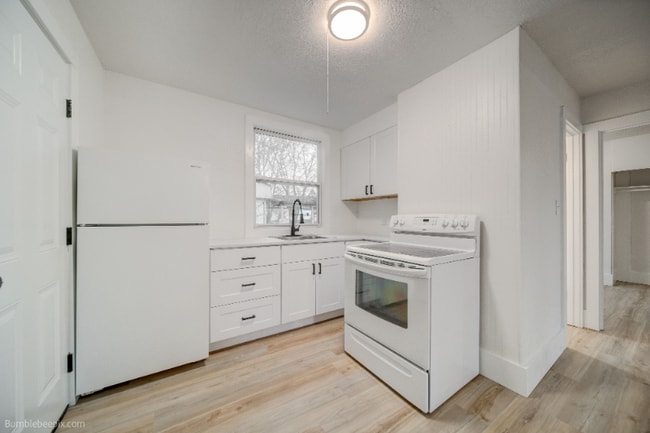 Photo - 725 2nd St Unit B