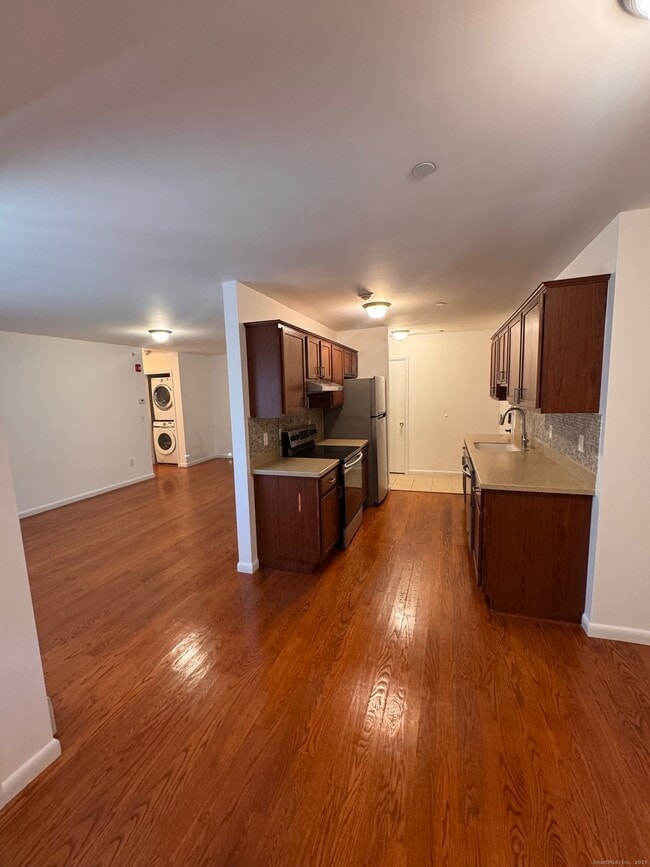 Building Photo - 333 Vincelette St Unit 149