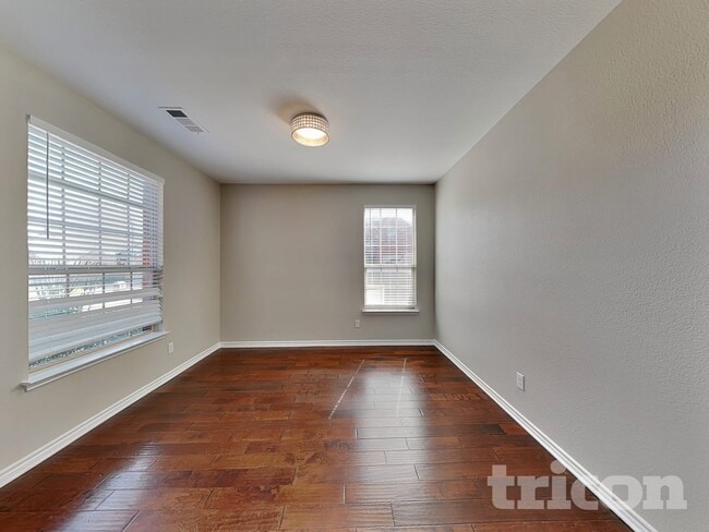 Photo - 10401 Turning Leaf Trail