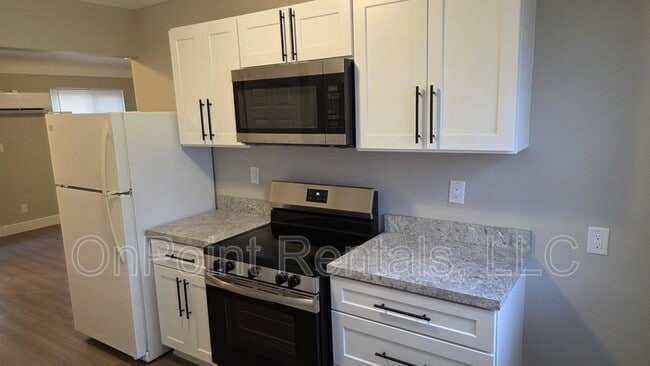 Photo - 5915 N Wayne Rd