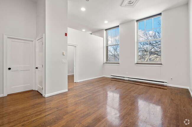 Building Photo - 350 W 4th St Unit 207 Rental