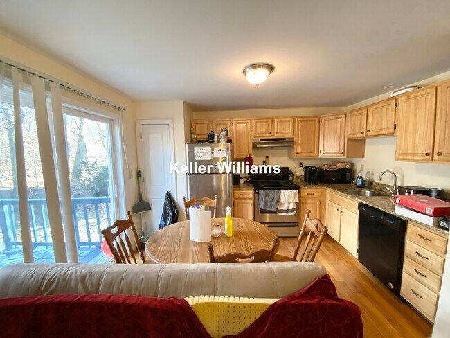 Photo - 41 Lawn St Unit 1