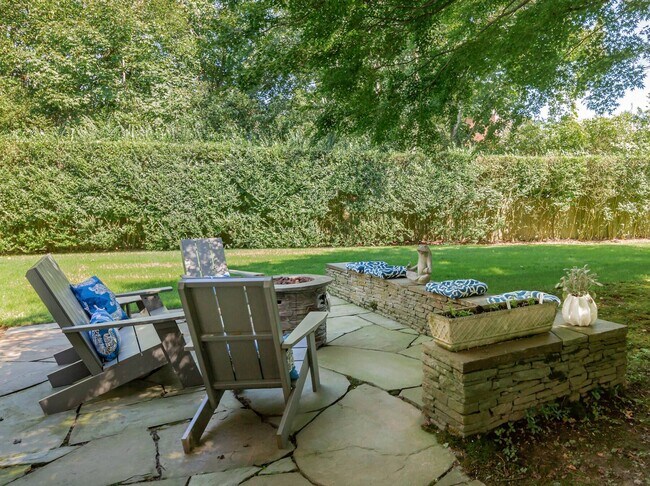 Photo - 86 Gansett Ln