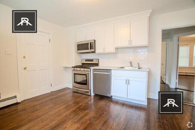 Building Photo - 4 bedroom in Brighton MA 02135 Unit 1A Rental