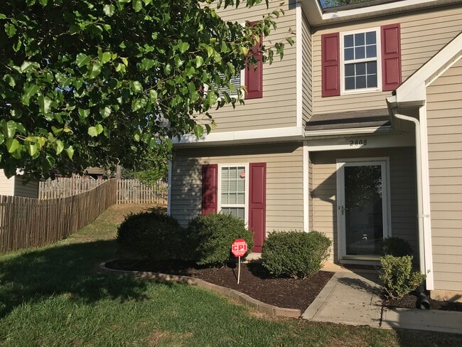 ENTRADA - 2808 Cougar Hill Ct