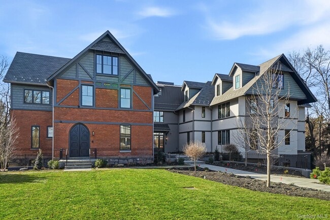 Building Photo - 34 Clinton Ave Unit 10