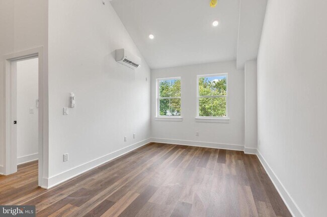 Photo - 7037 Ridge Ave Unit 303