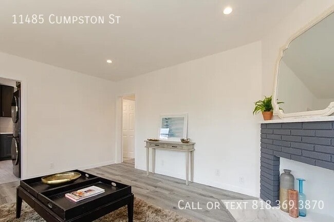 Photo - 11485 Cumpston St