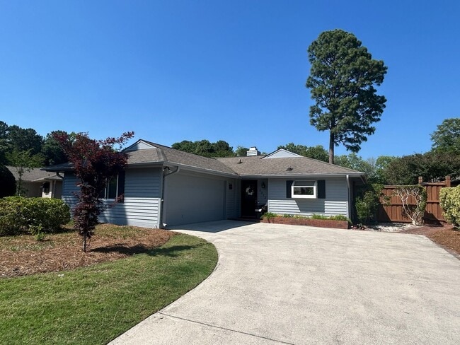 Building Photo - 6-month SUMMER rental within minutes of Wrightsville Beach!