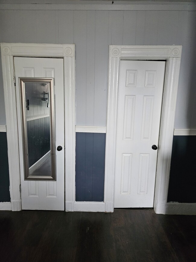 Photo - 693 Macdonough St