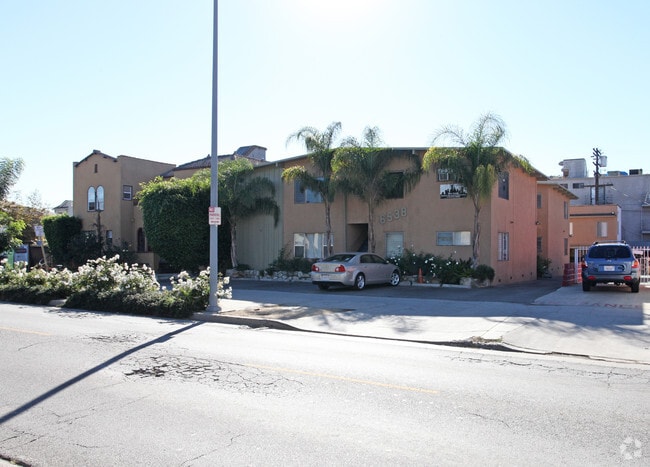 Building Photo - 6538 W Fountain Ave Rental