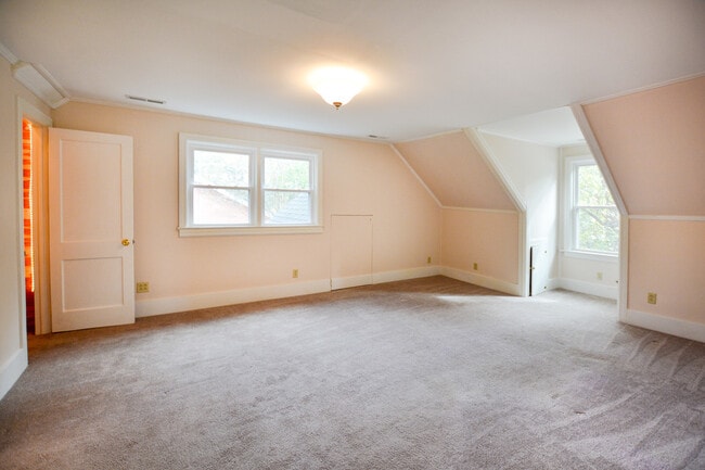 Photo - 10 Riverdale Dr Unit Apt B