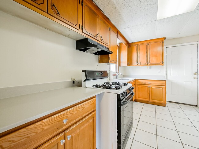 Photo - 1147 E Brockton Ave