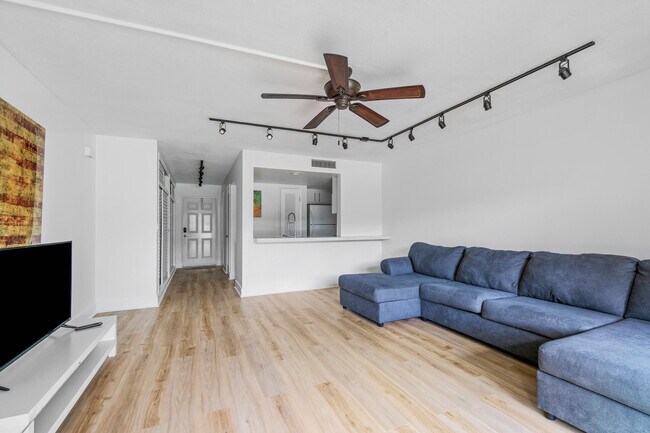 Photo - 222 N Federal Hwy Unit 120