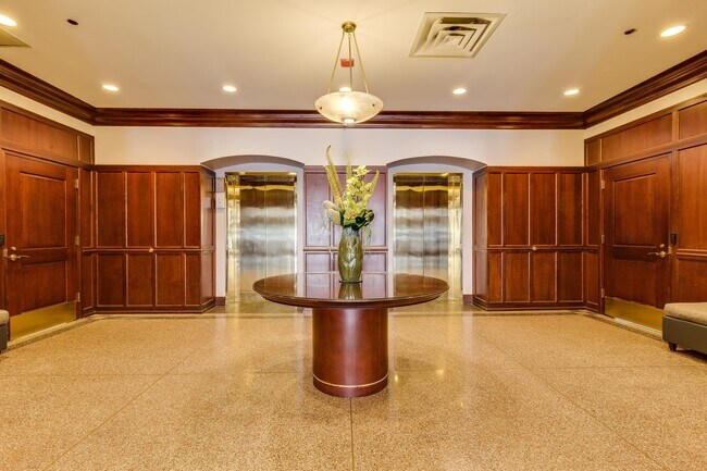 Photo - 33 W Huron St Unit 305