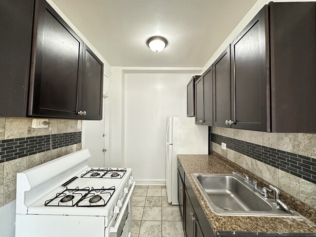 Photo - 1415 W Estes Ave Unit M02H