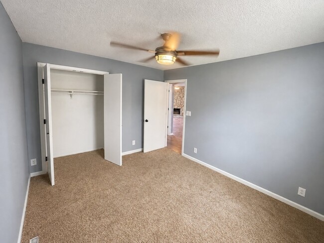Photo - 539 S Deveron Dr