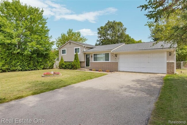 Photo - 348 Decca Dr