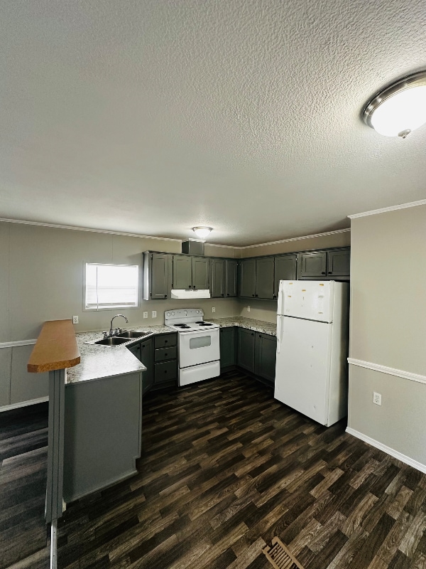 Photo - 9477 Lansdowne Rd