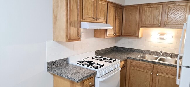 Photo - 318 W Naperville Rd Unit 8